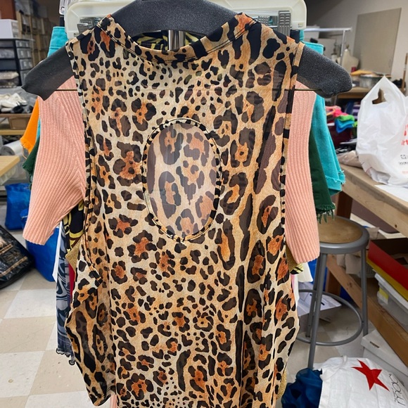 Top - Picture 2 of 2